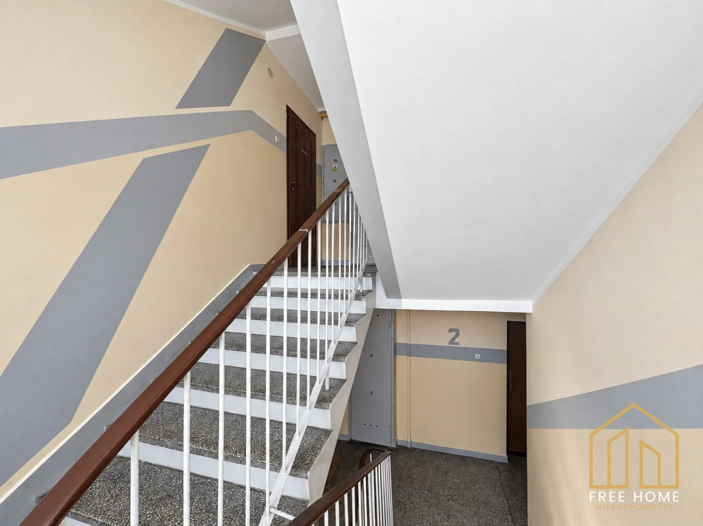 3-pokojowe mieszkanie z balkonem w centrum Głogowa — miniatura 10
