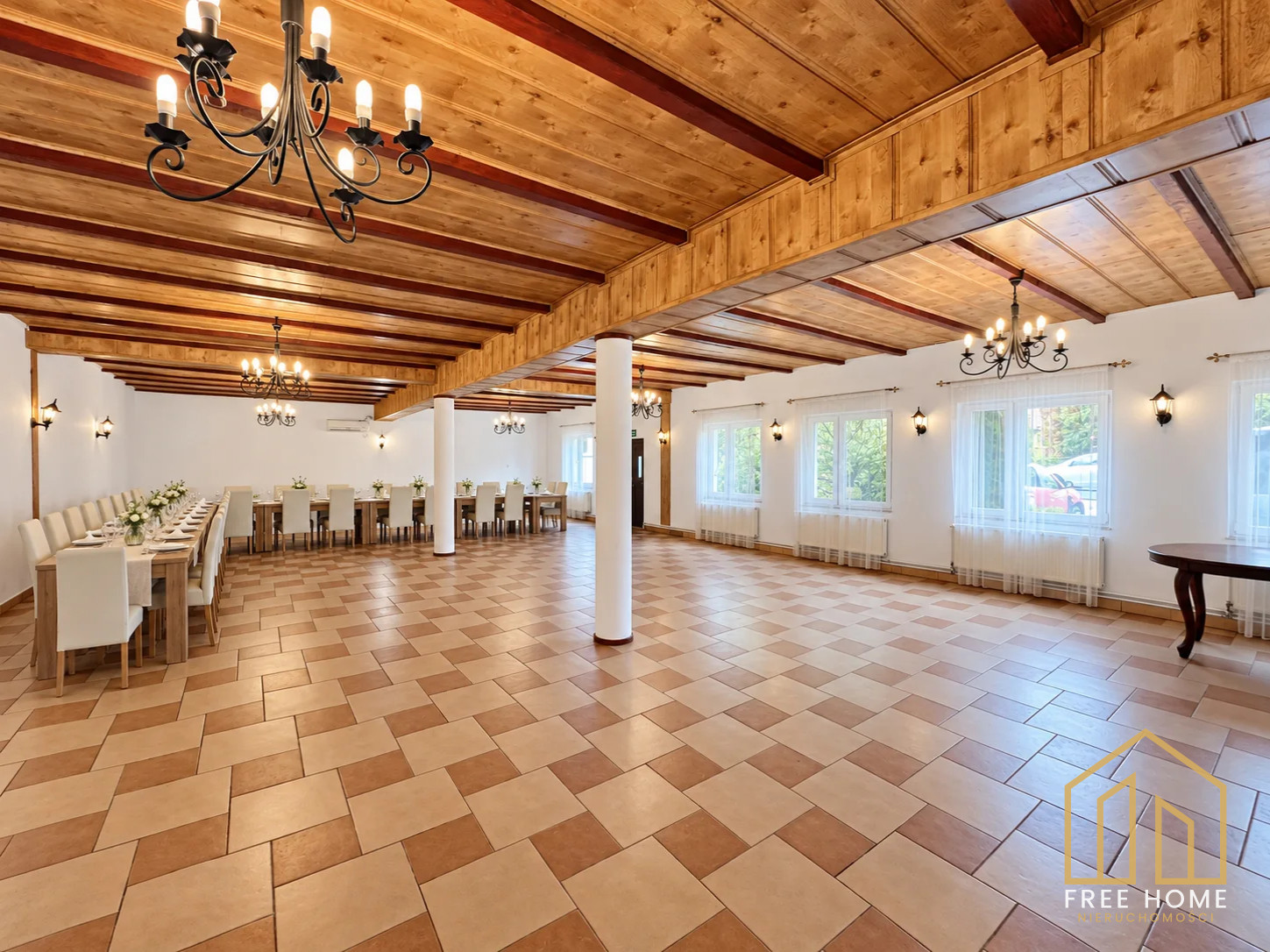 Kompleks Casablanca z restauracją i noclegami w Głogowie — miniatura 2
